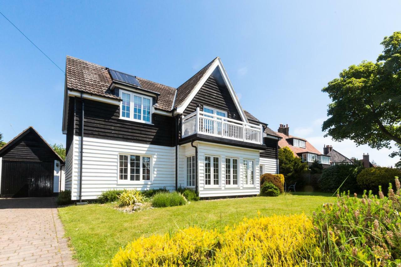 Lake Cottage - A Large Holiday Home In Thorpeness - Close To The Beach And The Meare - Aldeburgh Coastal Cottages エクステリア 写真