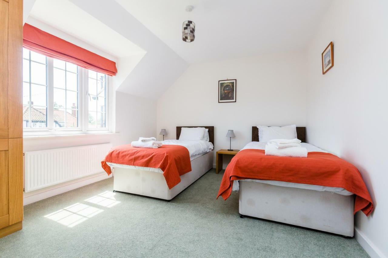 Lake Cottage - A Large Holiday Home In Thorpeness - Close To The Beach And The Meare - Aldeburgh Coastal Cottages エクステリア 写真