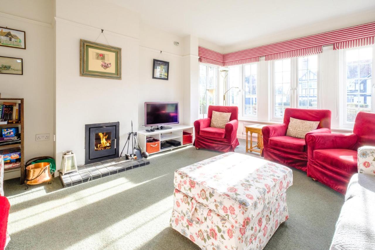 Lake Cottage - A Large Holiday Home In Thorpeness - Close To The Beach And The Meare - Aldeburgh Coastal Cottages エクステリア 写真